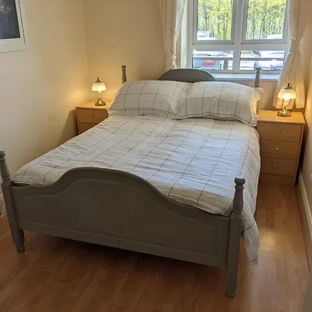 Lägenhet Spacious And Bright 2 Bedroom - Great Location