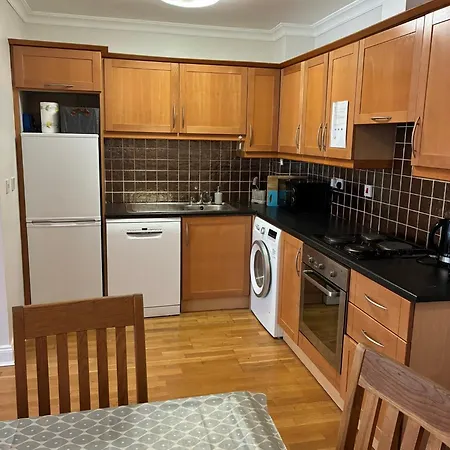 Appartement Spacious And Bright 2 Bedroom - Great Location Galway