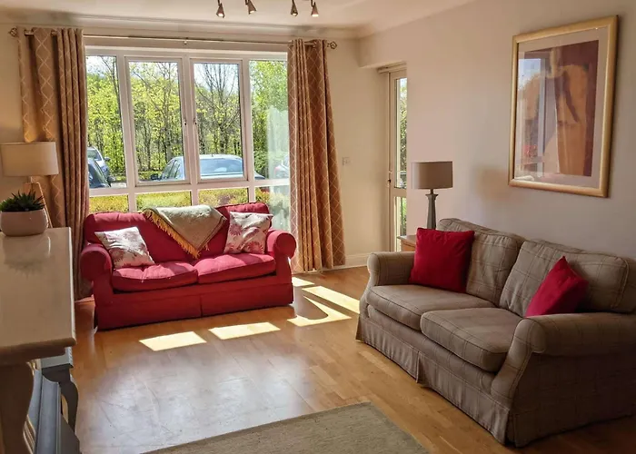 Spacious And Bright 2 Bedroom - Great Location ゴールウェイ